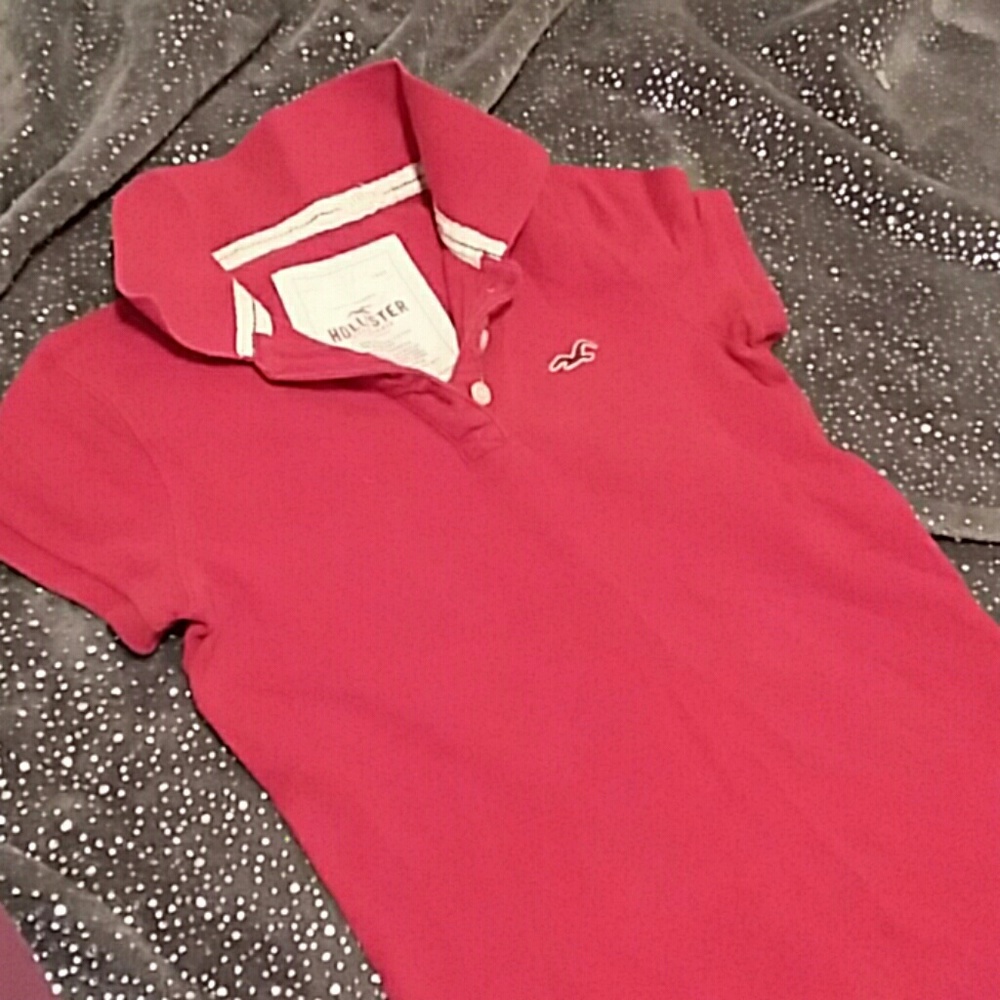 Hollister polo.